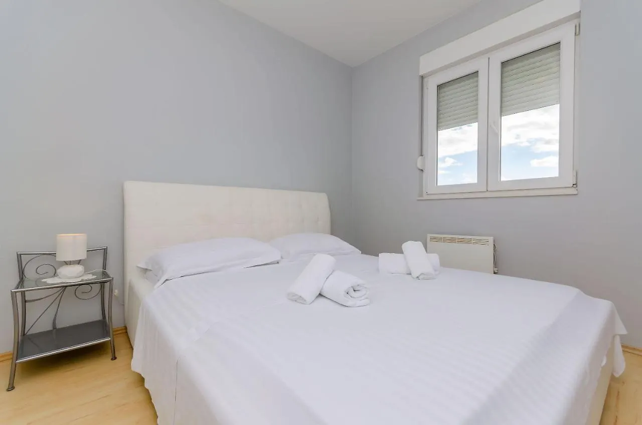 Apartment Rocky Trogir 0*,